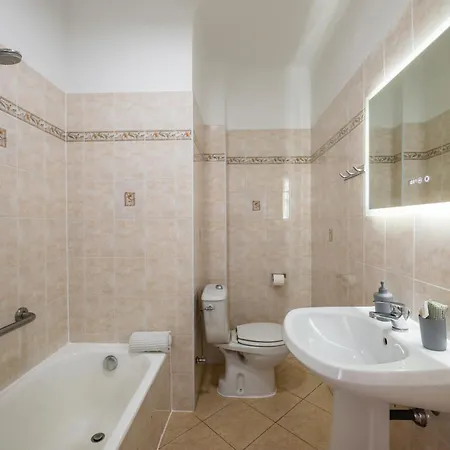 Panorama - Front De - Vue -centre - Appartement *
