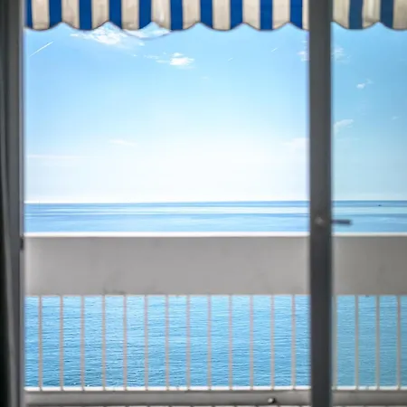 Apartment Panorama - Front De - Vue -centre - *