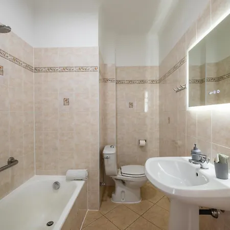 Panorama - Front De - Vue -centre - Appartement *