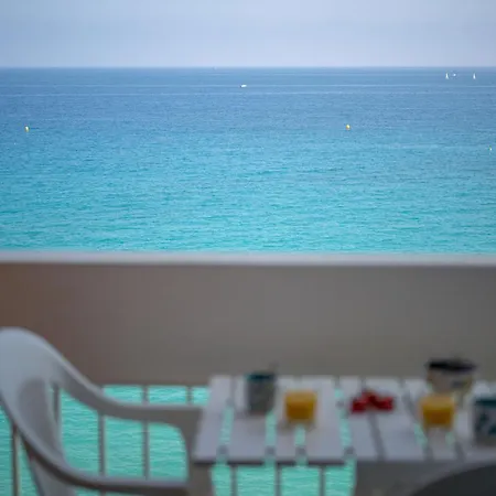 Panorama - Front De - Vue -centre - Appartement *