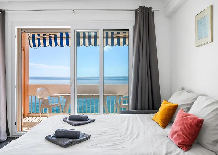 Panorama - Front De - Vue -centre - *